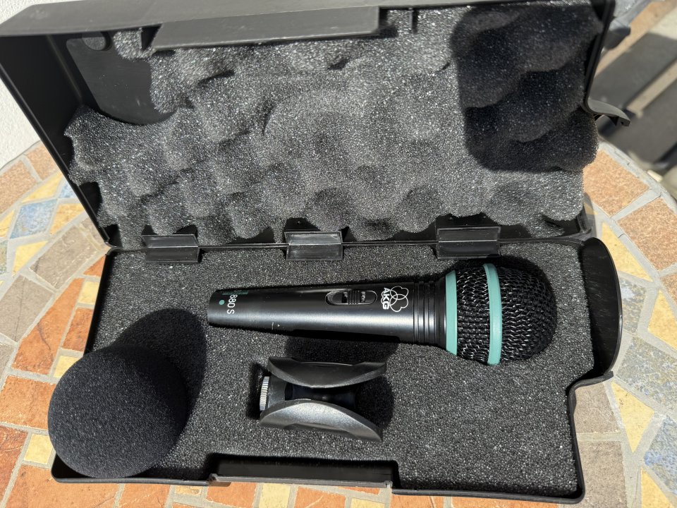 Micrófono AKG D880s