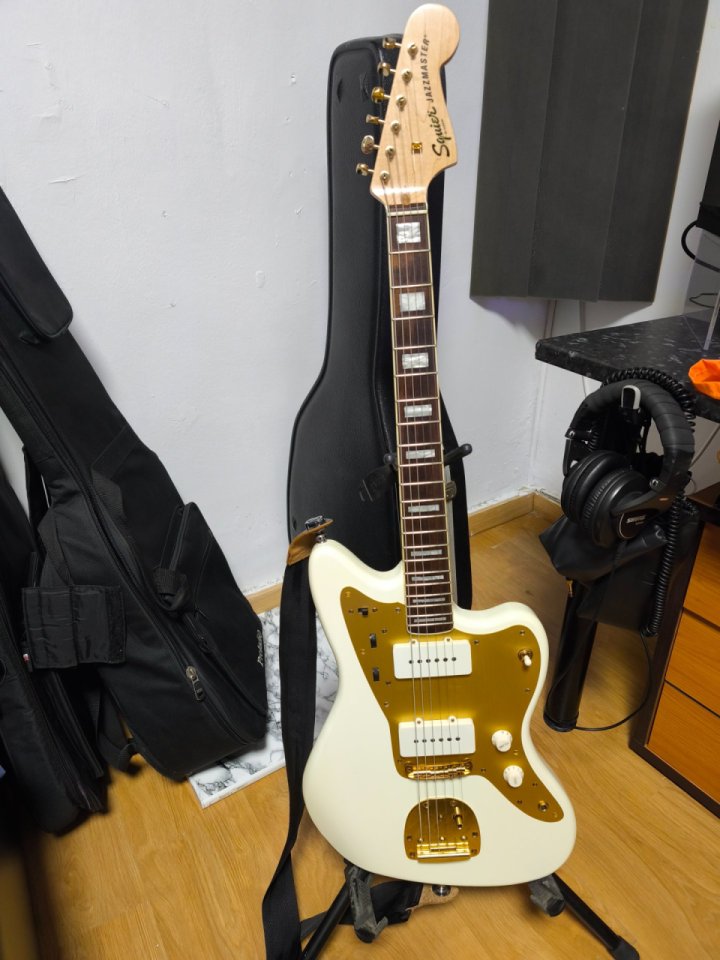 Fender squaier jazz Máster de segunda mano · Foto 1 de 3 · Las Palmas · 395 €
