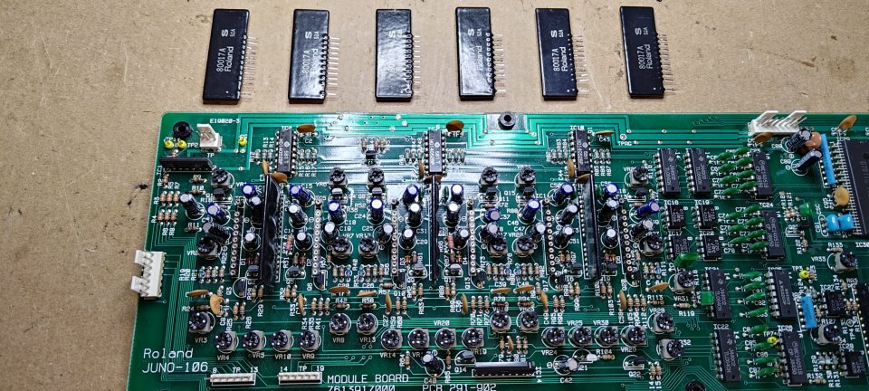 Roland Juno 106 de segunda mano · Foto 9 de 10 · Bizkaia · 1700 €