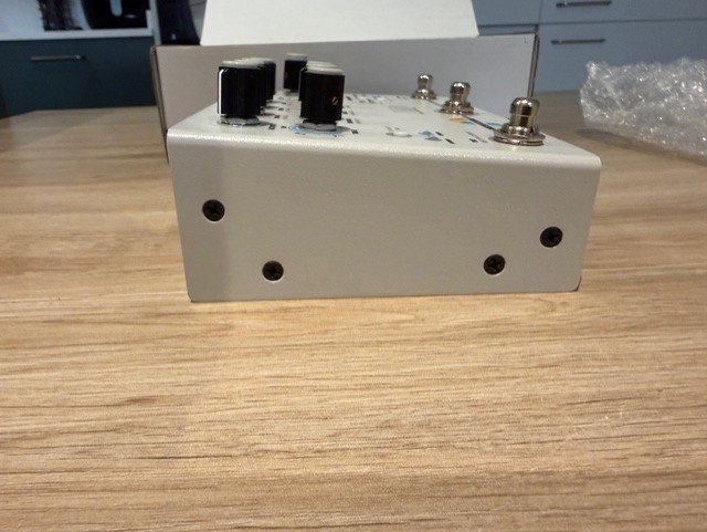 Microcosm Hologram Electronics de segunda mano · Foto 7 de 7 · Barcelona · 460 €