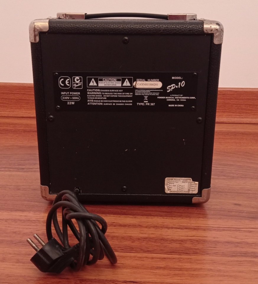 Amplificador guitarra eléctrica Squier 10 w de segunda mano · Foto 4 de 4 · Cuenca · 30 €