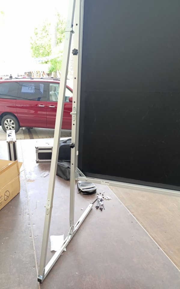 Pantalla de proyección Professional ESMART MIMOBI 180 pulgadas + maleta