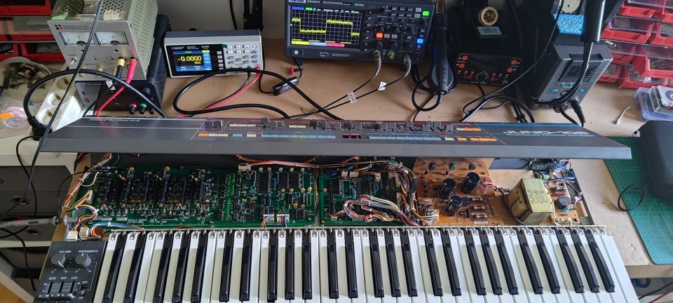 Roland Juno 106 de segunda mano · Foto 10 de 10 · Bizkaia · 1700 €