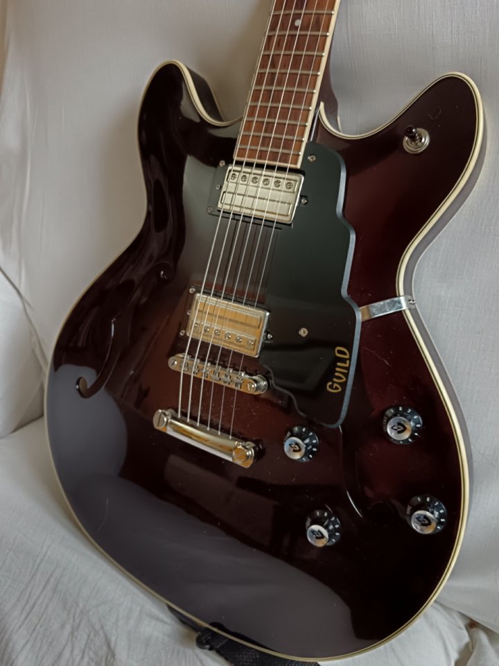 GUILD STARFIRE I DC de segunda mano · Foto 3 de 3 · Madrid · 375 €