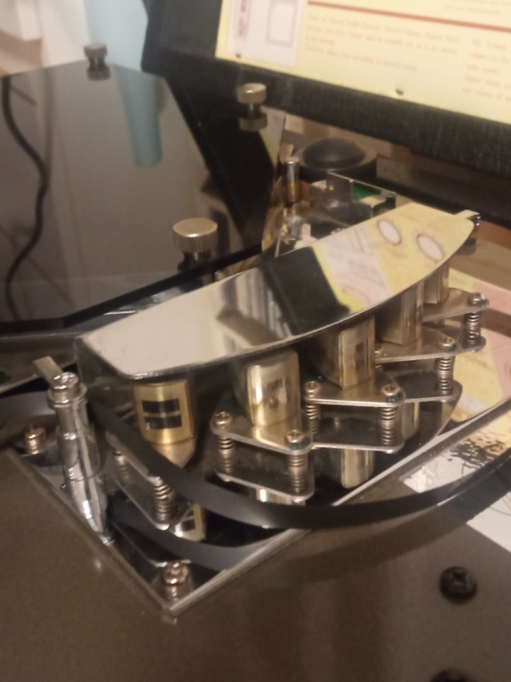 Roland space echo RE201