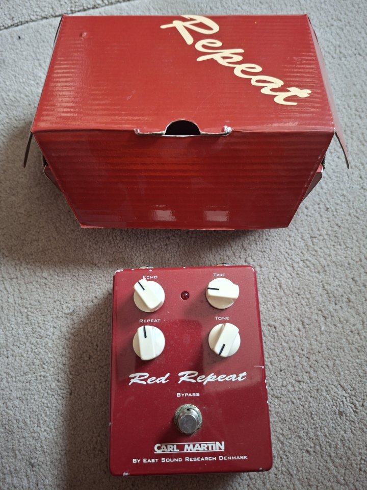 Carl Martin red repeat