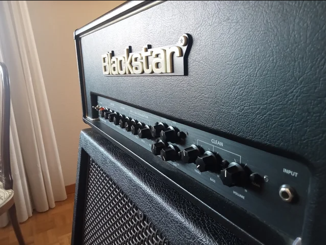 Blackstar HT 100 Amplificador de segunda mano · Foto 1 de 4 · Madrid · 450 €