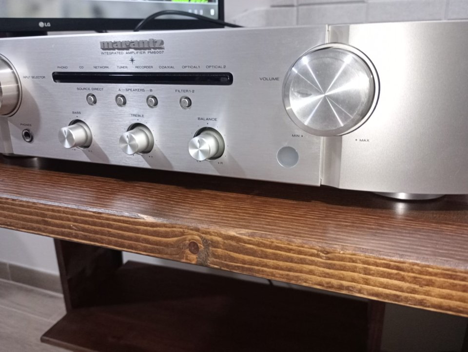 amplificador marantz pm6007 de segunda mano · Foto 3 de 6 · Barcelona · 200 €