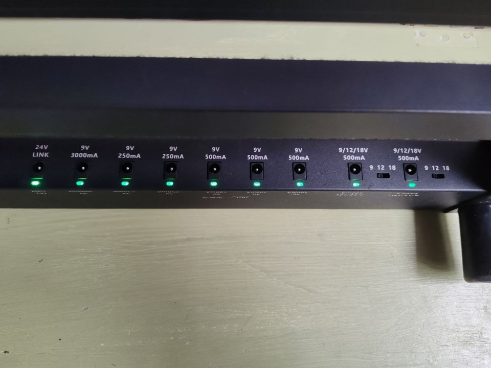 Pedalera Harley Benton Spaceship Power 40