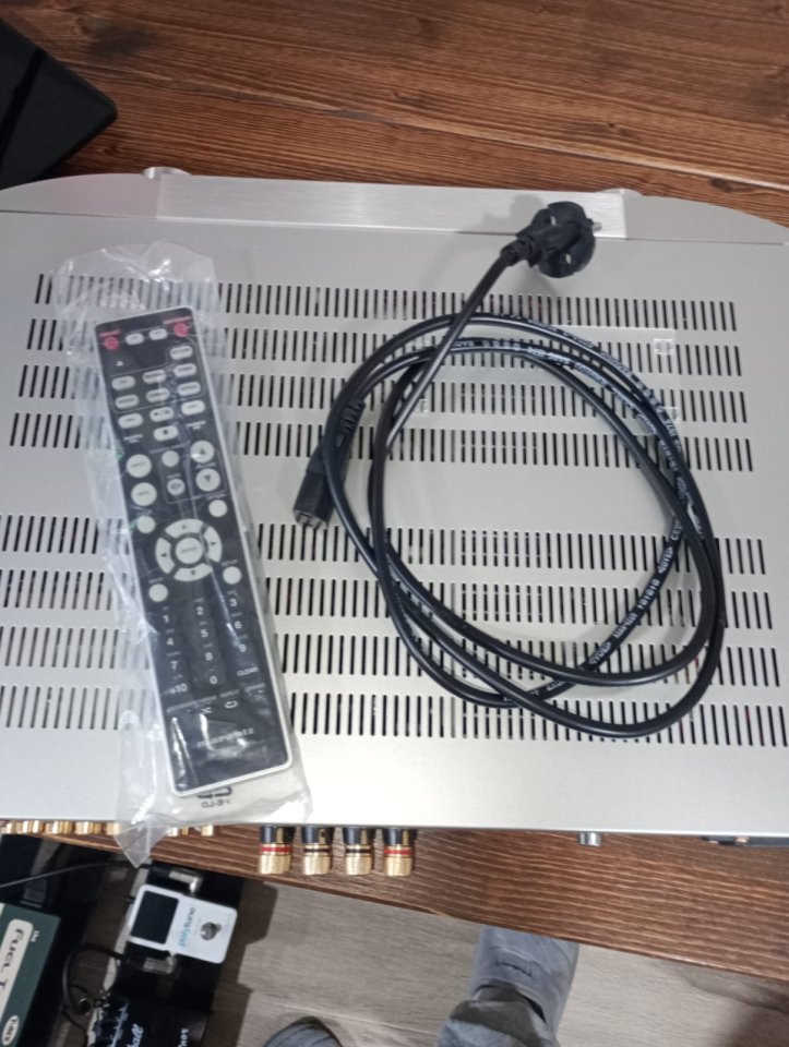 amplificador marantz pm6007 de segunda mano · Foto 4 de 6 · Barcelona · 200 €