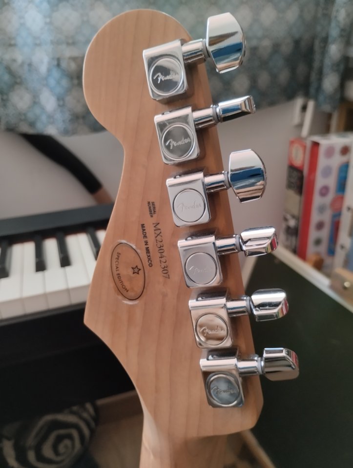 Edición limitada. Fender Player Stratocaster arce tostado y Fat 50 de segunda mano · Foto 5 de 9 · Valencia · 800 €