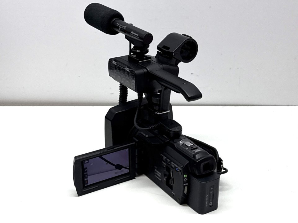 Sony HXR-NX30E Full HD + Asa XLR + Micro Panasonic + Extras de segunda mano · Foto 5 de 9 · Madrid · 1000 €