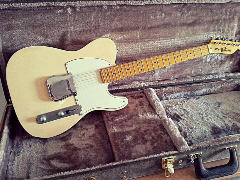 Puesta apunto y ajuste de Guitarras acusticas y electricas.