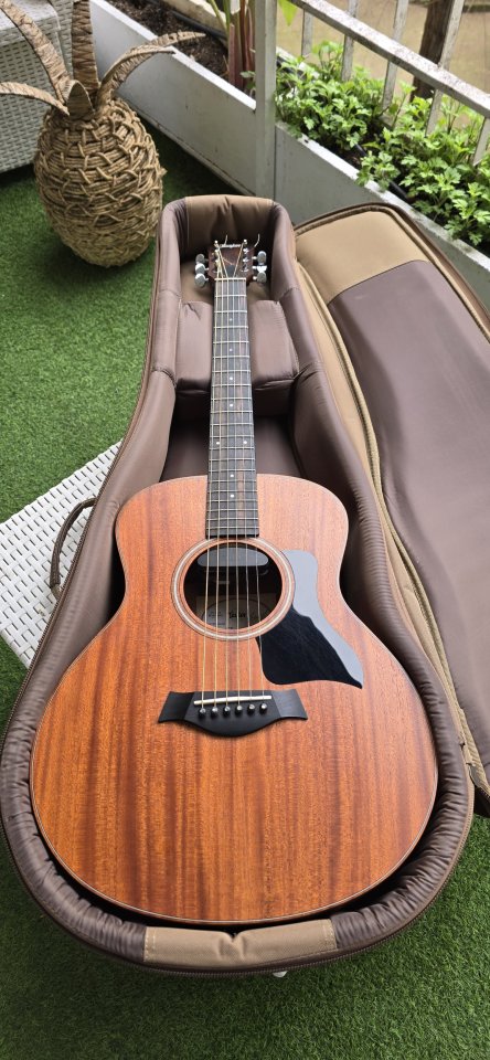 Guitarra Electroacústica Taylor