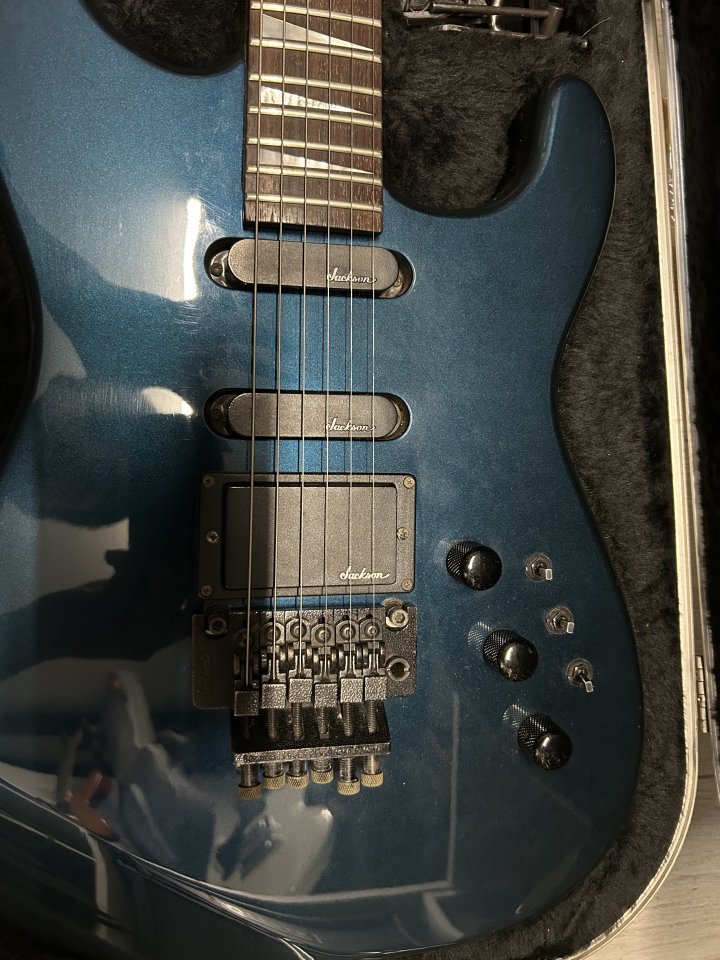 Guitarra Charvel Model 4 by Jackson