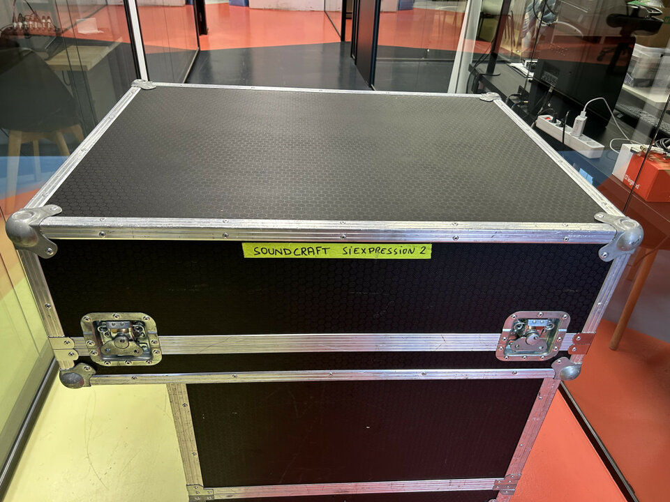 Mesa de Mezclas Digital Soundcraft Si Expression 2