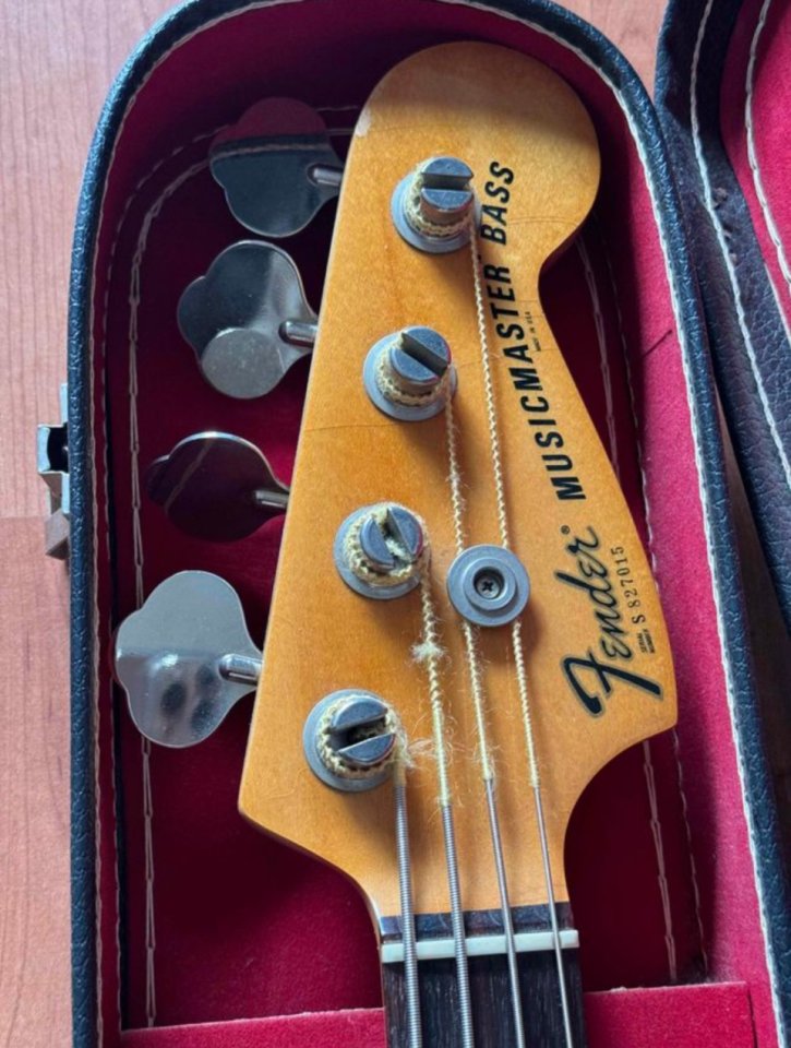 Bajo fender  music Master 79