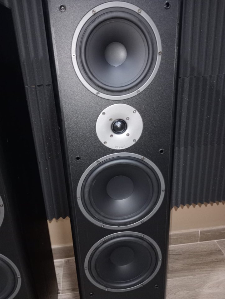 pareja altavoces magnat supreme 2002 de segunda mano · Foto 3 de 6 · Barcelona · 170 €