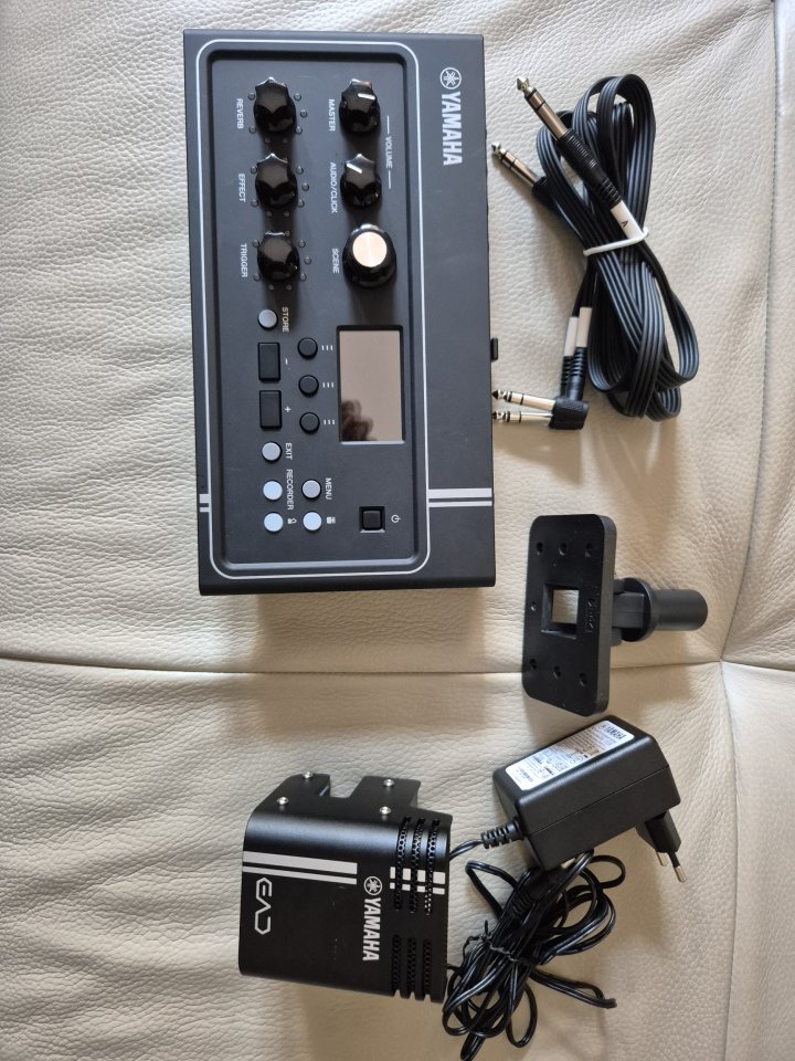Módulo de Batería Yamaha EAD10. Regalo soporte de segunda mano · Foto 1 de 10 · Bizkaia · 400 €