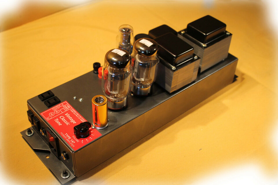 147 TYPE Power Amplifier 230 VAC. Without tubes.