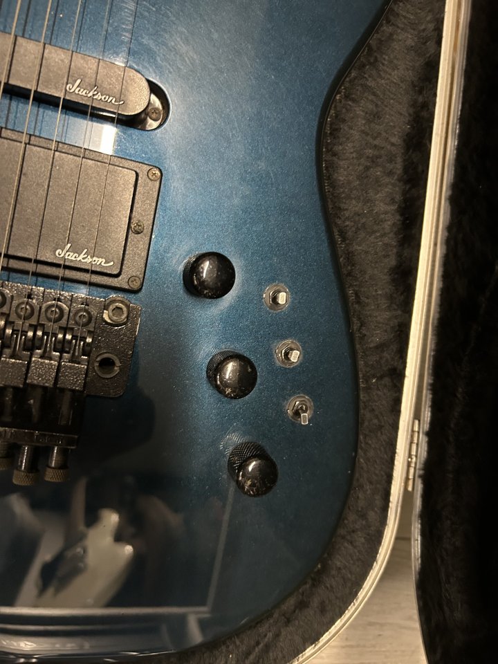 Guitarra Charvel Model 4 by Jackson