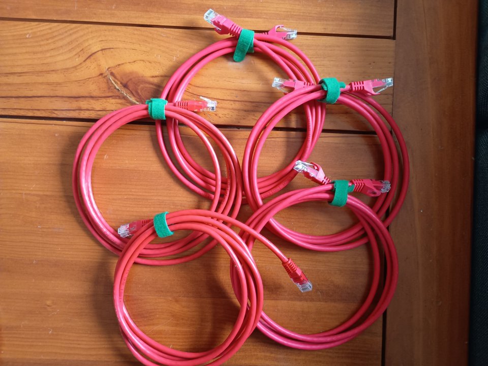 Cables ethernet cat6 de segunda mano · Foto 1 de 3 · Castellón · 12 €