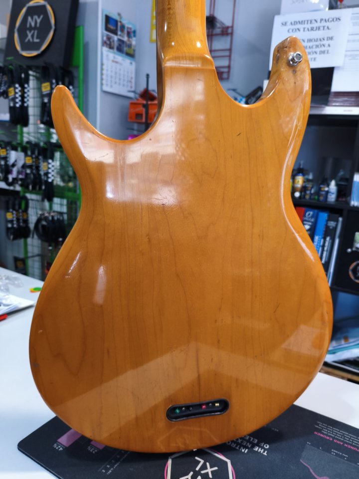 Bajo Gibson Ripper 1982 de segunda mano · Foto 2 de 9 · Asturias · 2490 €