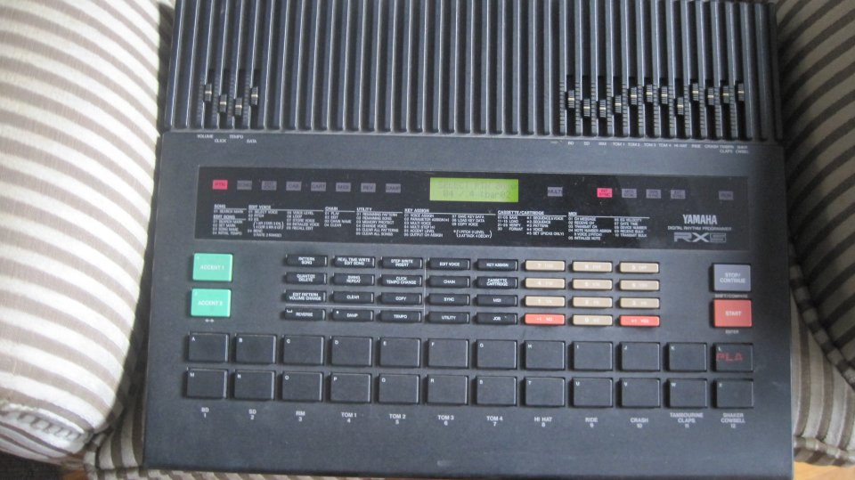 Caja de ritmos Yamaha RX5