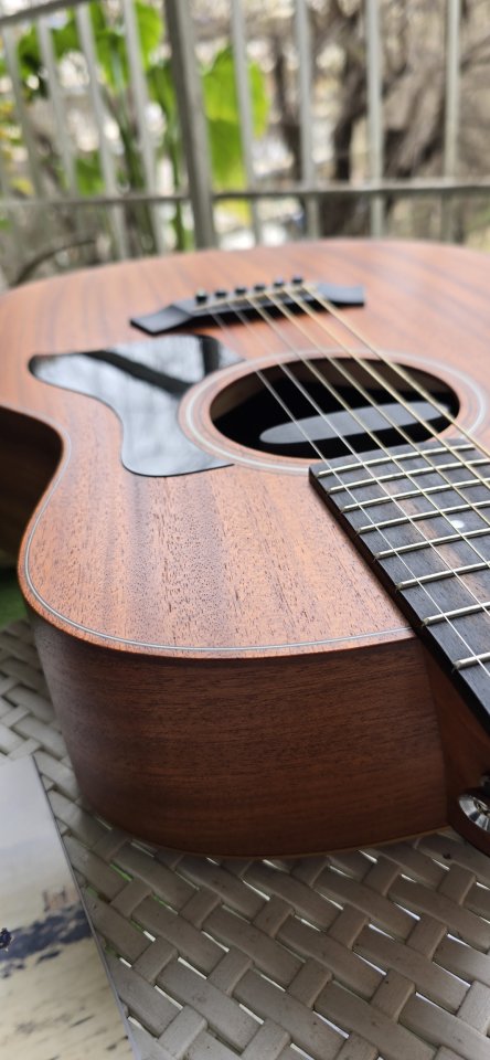 Guitarra Electroacústica Taylor