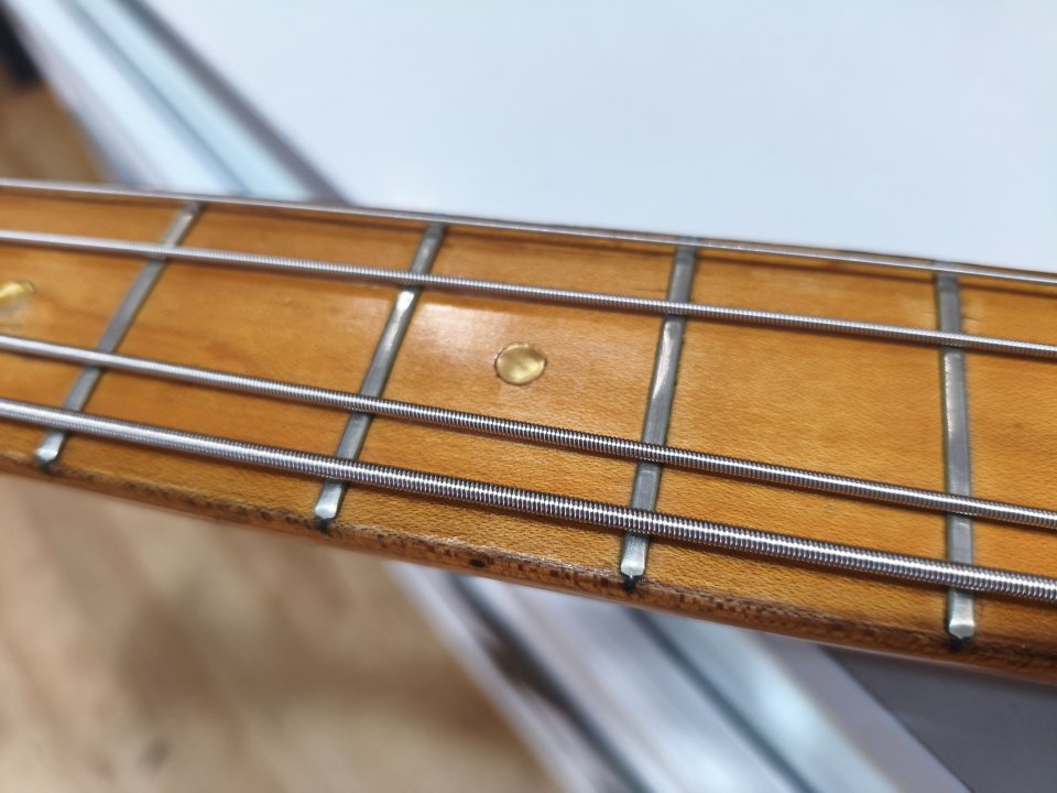 Bajo Gibson Ripper 1982 de segunda mano · Foto 3 de 9 · Asturias · 2490 €