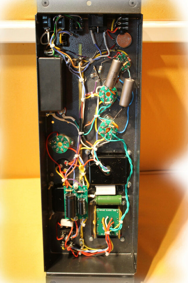 147 TYPE Power Amplifier 230 VAC. Without tubes.