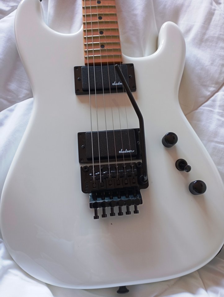 Jackson Pro Origins 1985 San Dimas SD1 HH FR MN Snow White (a estrenar) de segunda mano · Foto 1 de 6 · Pontevedra · 650 €