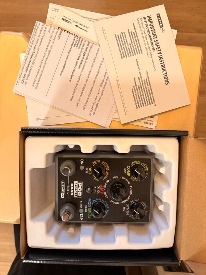 Line 6 Pod Express Bass de segunda mano · Foto 4 de 5 · Madrid · 125 €