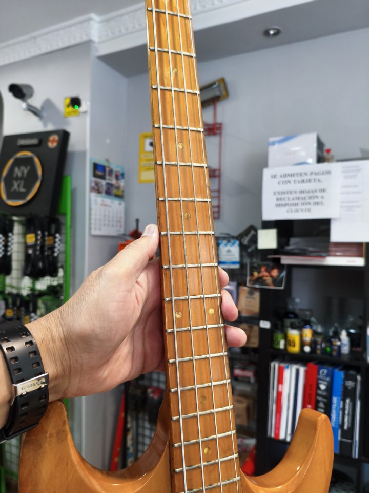 Bajo Gibson Ripper 1982 de segunda mano · Foto 4 de 9 · Asturias · 2490 €