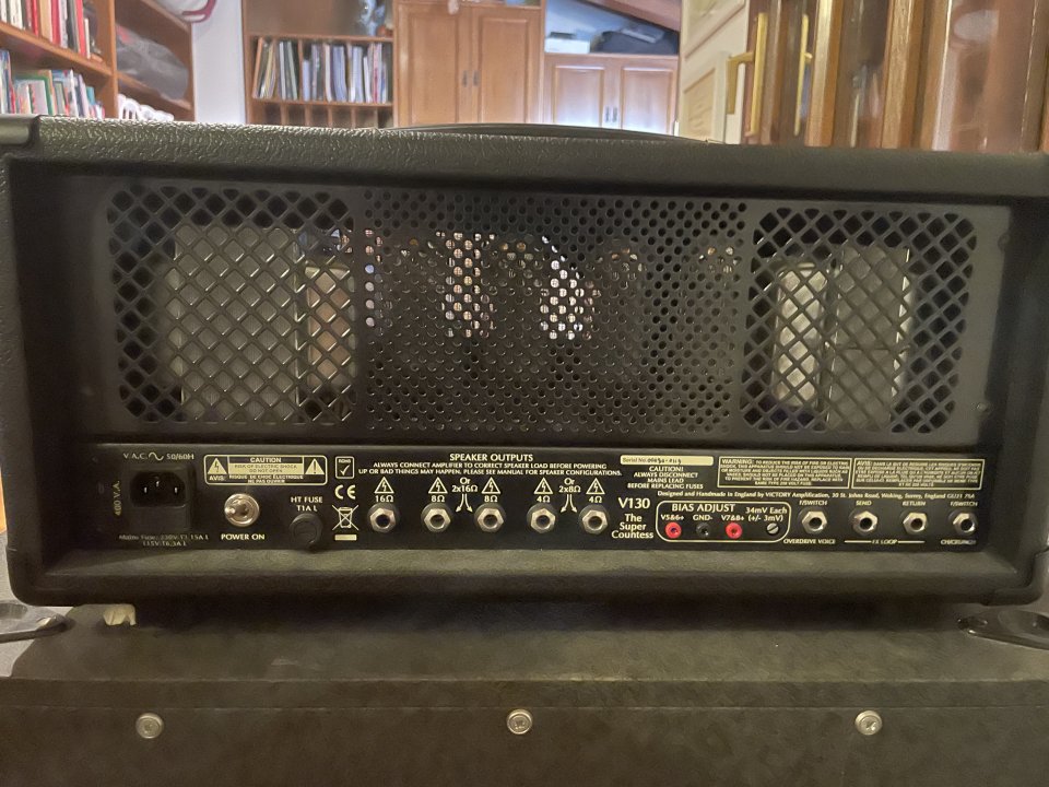 VICTORY V130 SUPER COUNTESS + PANTALLA MARSHALL 2x12