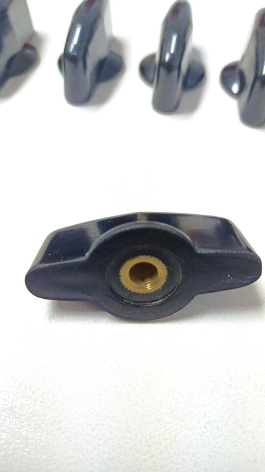 10 Knobs GRANDES de Bakelita VINTAGE. sin uso.