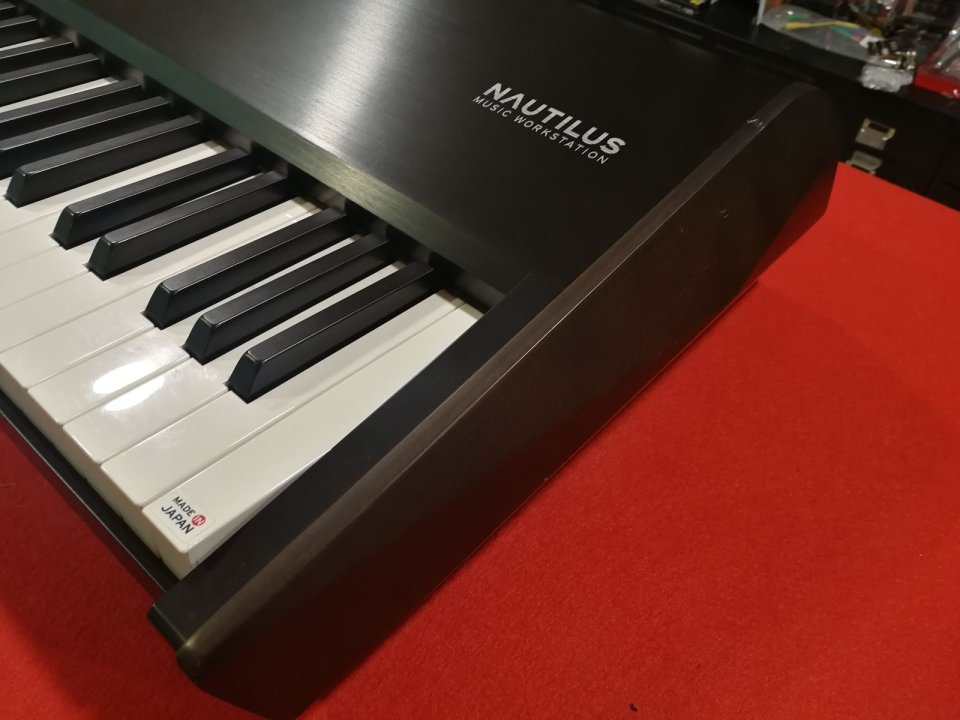 Korg Nautilus 88 + funda de transporte