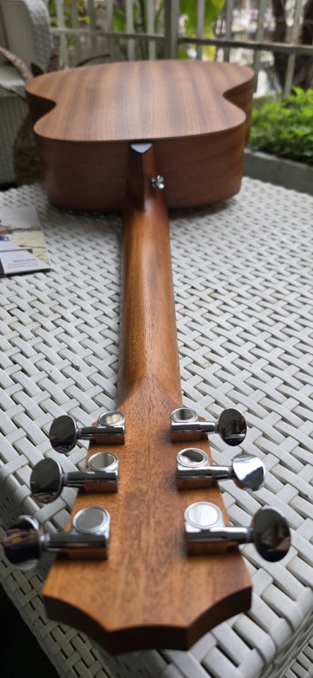 Guitarra Electroacústica Taylor