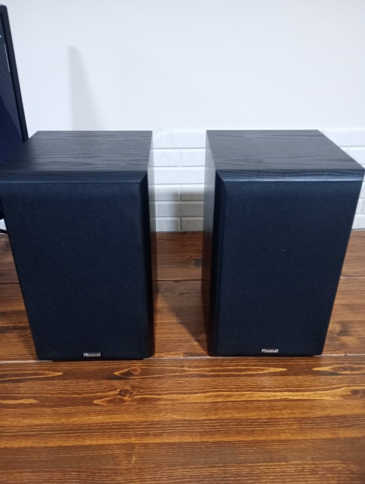 altavoces magnat supreme 202 de segunda mano · Foto 1 de 6 · Barcelona · 80 €