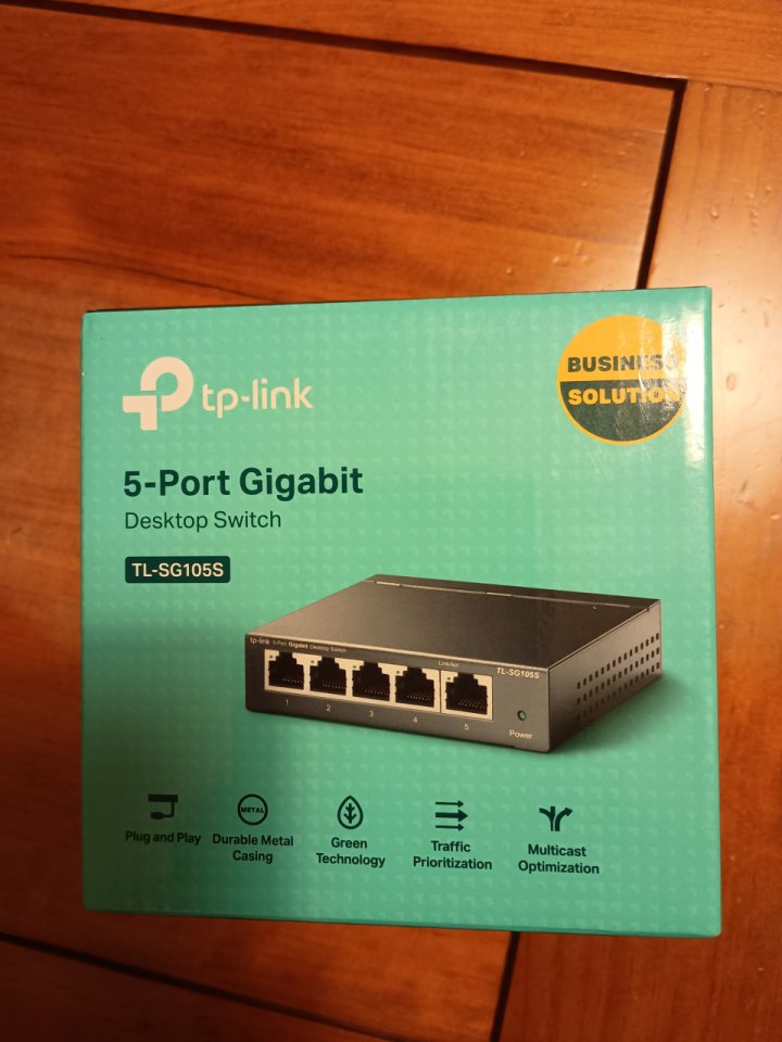 TP-Link 5-Port Gigabit Desktop Switch TL-SG105S de segunda mano · Foto 1 de 4 · Castellón · 13 €