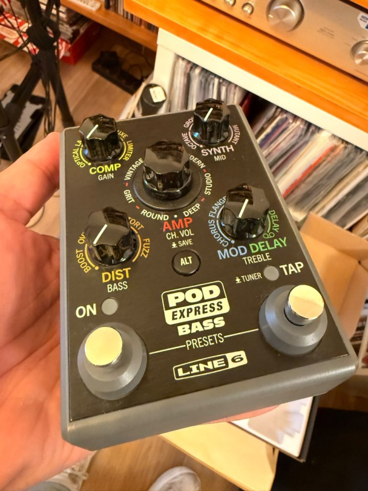 Line 6 Pod Express Bass de segunda mano · Foto 5 de 5 · Madrid · 125 €
