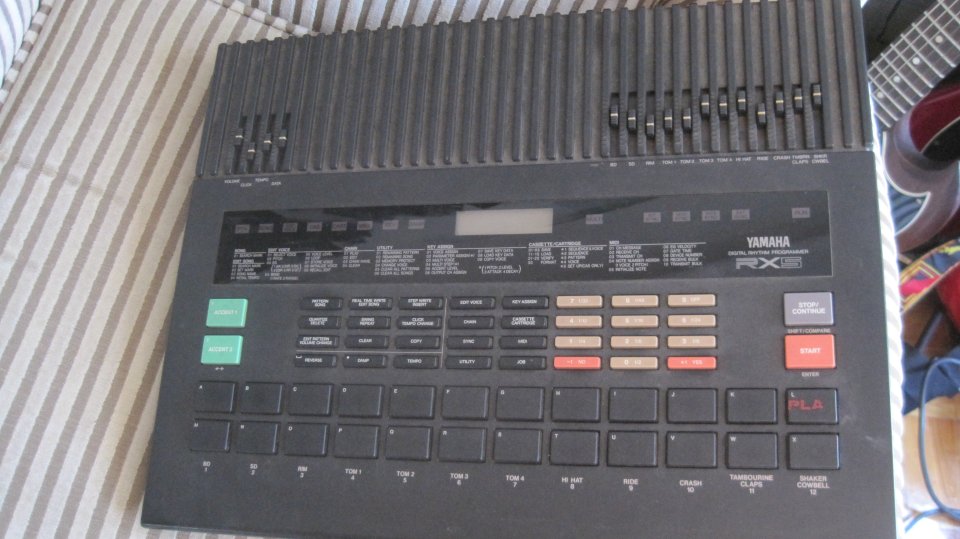 Caja de ritmos Yamaha RX5