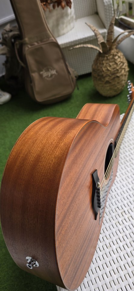 Guitarra Electroacústica Taylor