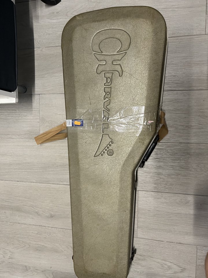 Guitarra Charvel Model 4 by Jackson