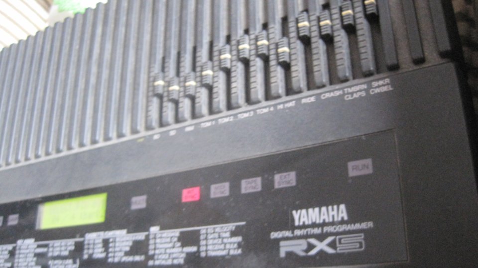 Caja de ritmos Yamaha RX5