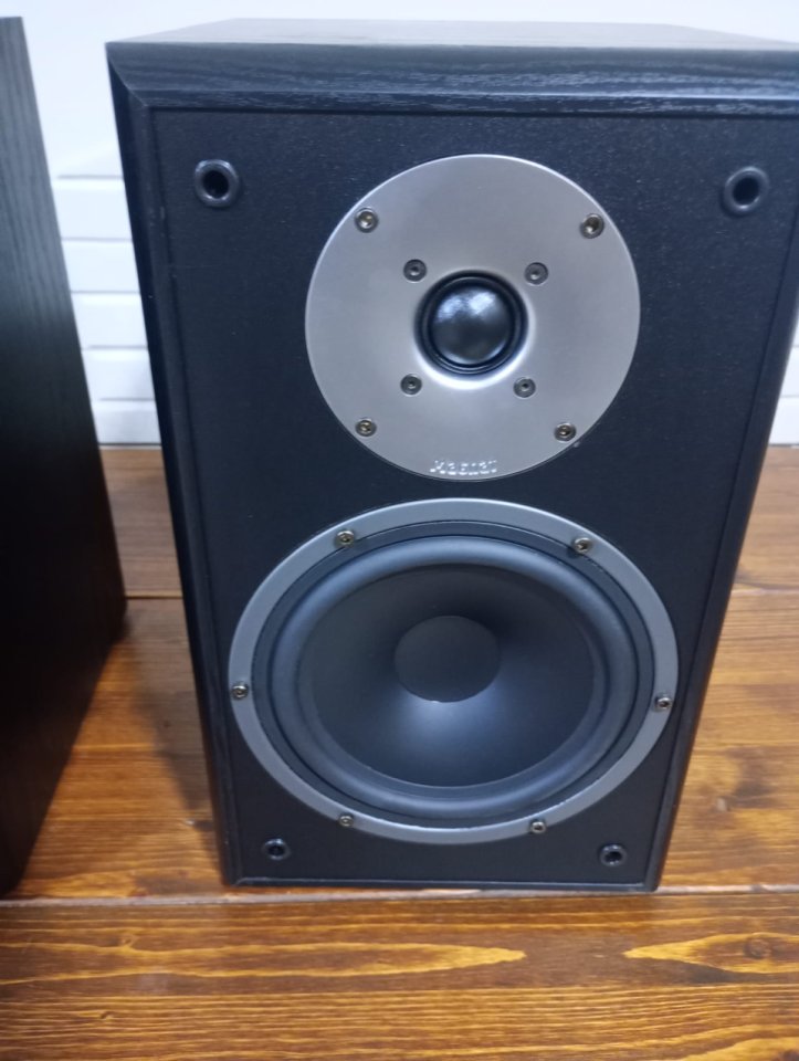 altavoces magnat supreme 202 de segunda mano · Foto 3 de 6 · Barcelona · 80 €