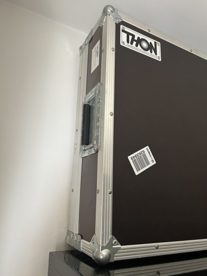 Thon Effect Pedal Case Medium - Caja para pedales de efectos de segunda mano · Foto 2 de 2 · Valencia · 110 €