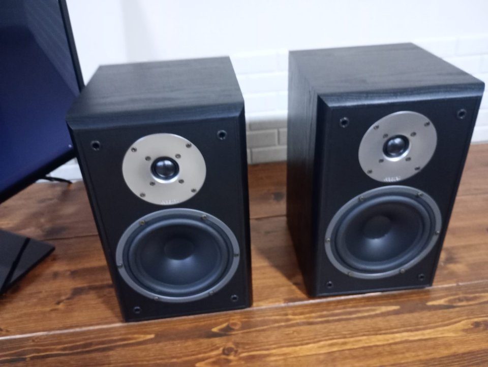 altavoces magnat supreme 202 de segunda mano · Foto 4 de 6 · Barcelona · 80 €