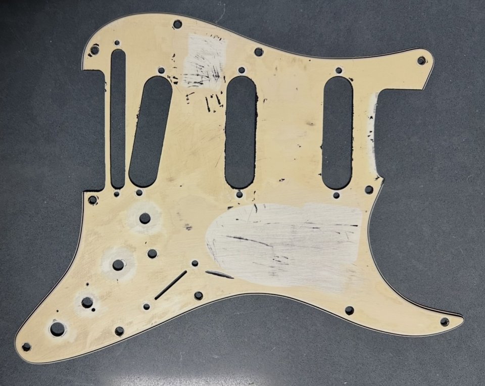 Fender Stratocaster VG Roland American Series golpeador relic. Original.