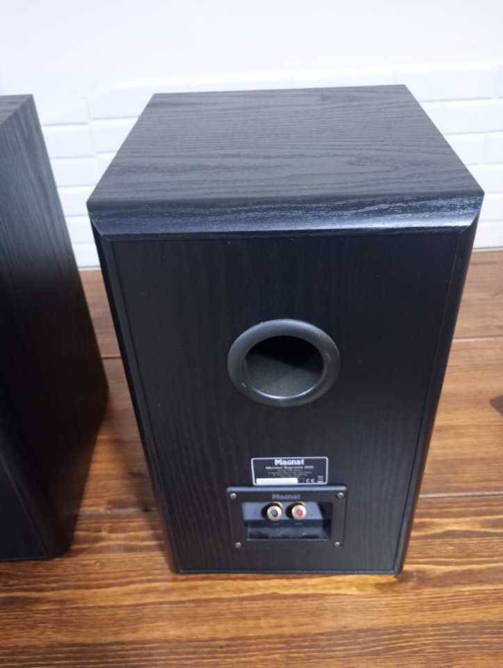 altavoces magnat supreme 202 de segunda mano · Foto 5 de 6 · Barcelona · 80 €